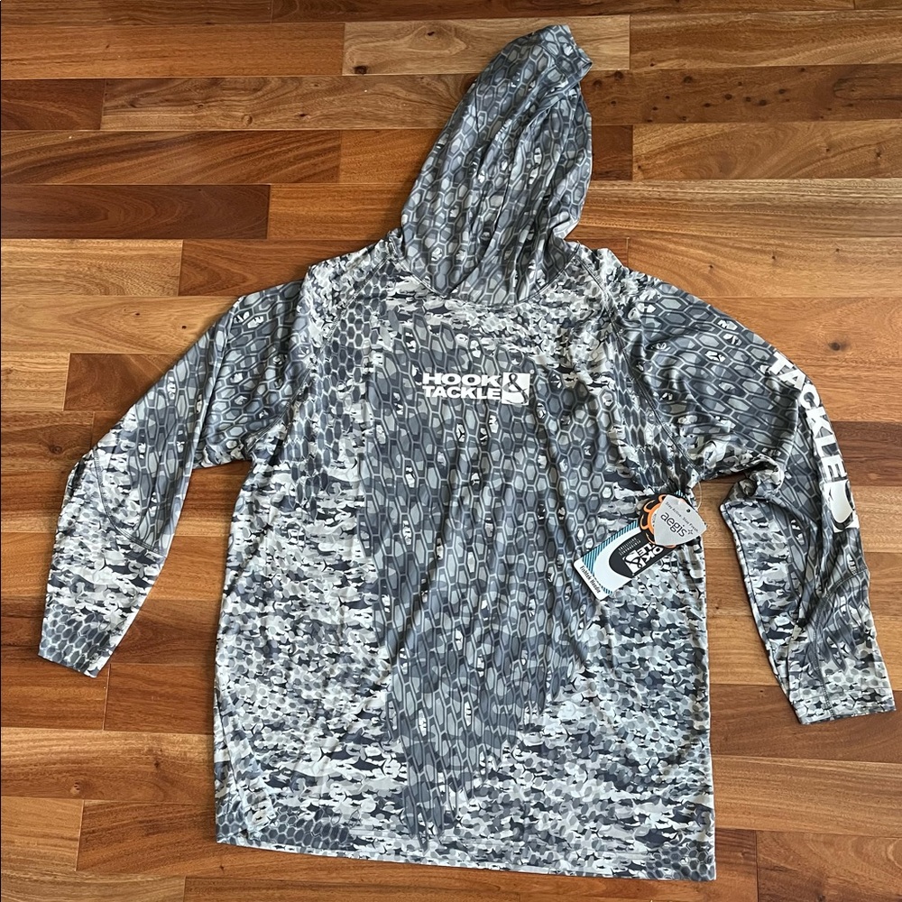 Hook and tackle XL hooded spf shirt.